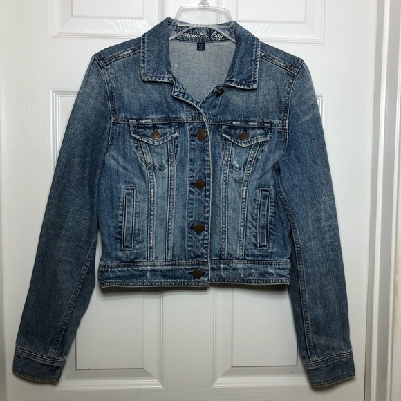 AEO Cotton Medium Blue Wash Distressed Pockets Button Down Cropped Jean Jacket M - Picture 4 of 15